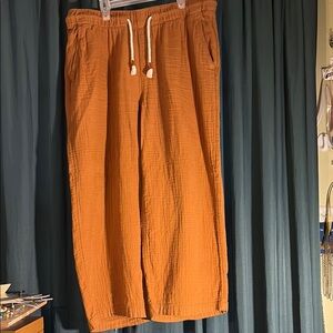 Old Navy Wide Leg Capri Linen Pants with drawstring